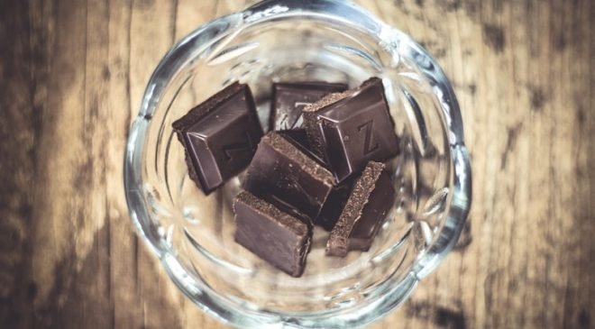 crna čokolada, crna čokolada - dobrobiti za zdravlje, tamna čokolada, zdrava alternativa, alternativa za vas, ljepota i zdravlje, photo by enisa adrovic, zdravaalternativa.online