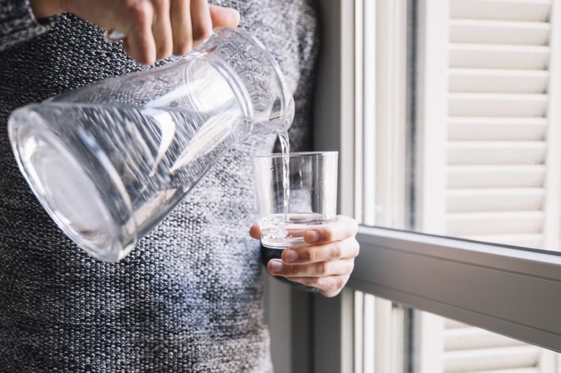 5 načina da se natjerate piti 8 čaša vode dnevno